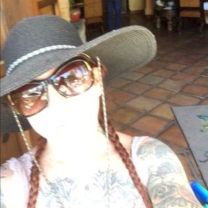 Meet your Posher, Justine